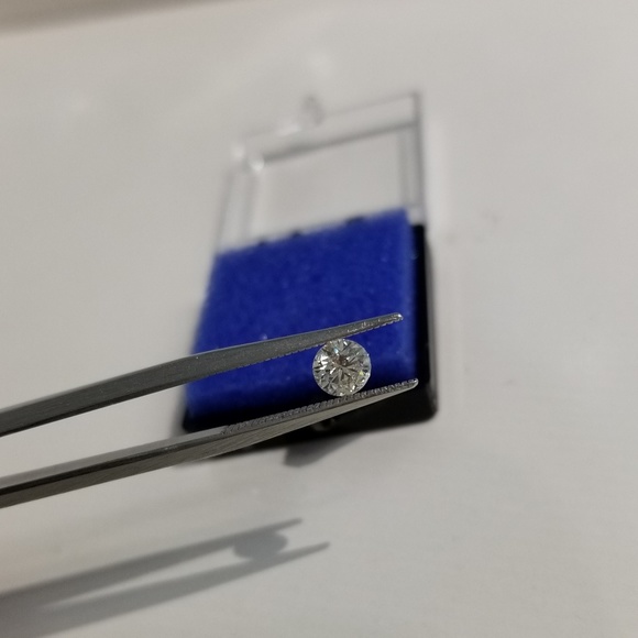 Loose Diamond - Genuine Round Diamond - Picture 5 of 8